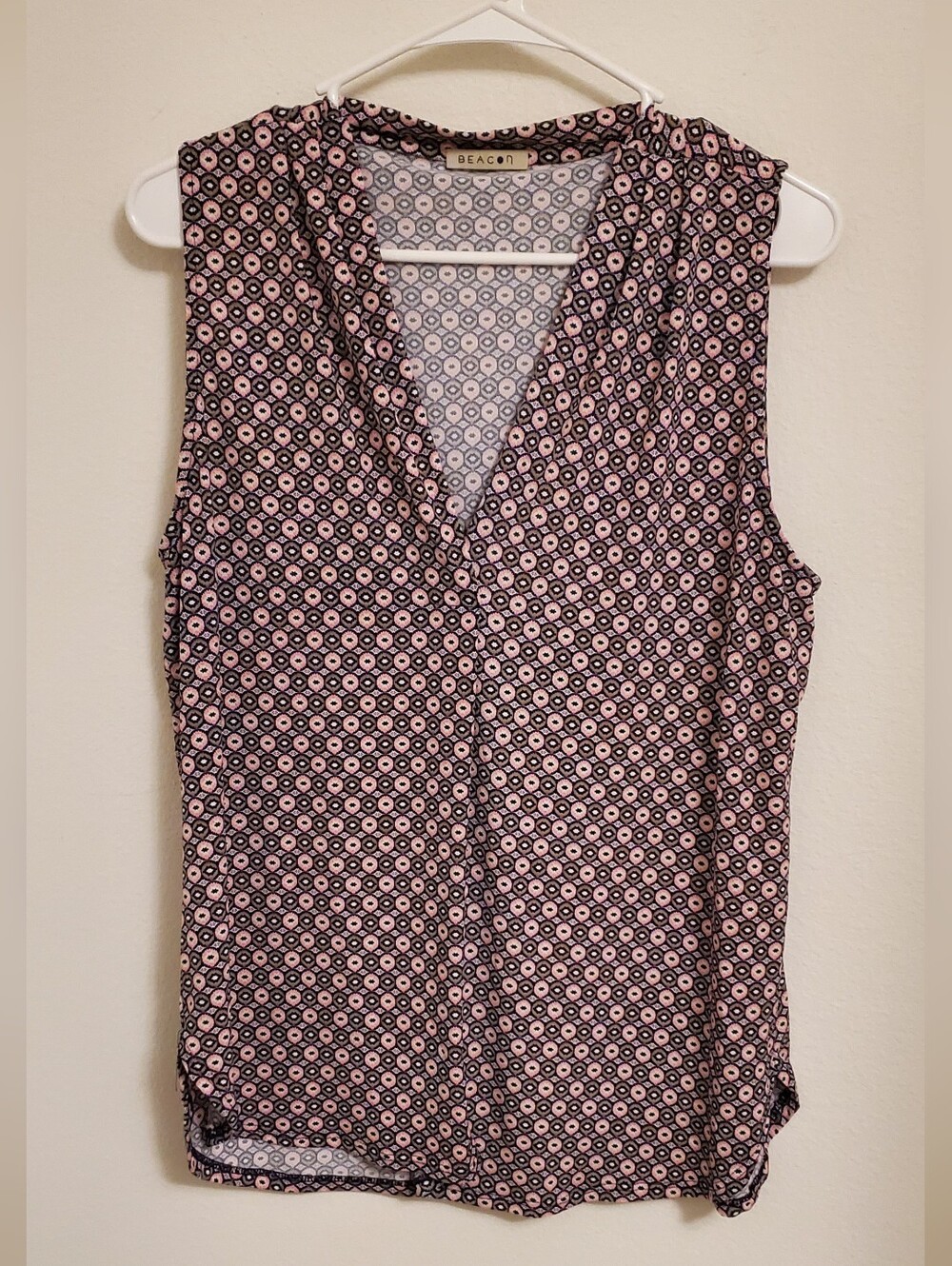 Beacon Pink and Black Geometric Sleeveless V-Neck Blouse Top Size Large